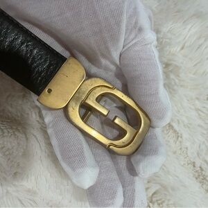 Sophisticated Black Gucci Belt with Gold Tone Buckle *vintage with wear